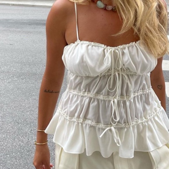 Meet your Posher, Isabelle - Picture 1 of 1